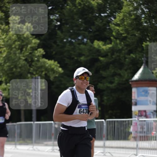 29.06.2025 - hella hamburg halbmarathon Jannik Wohlers http://msf.ph/oto/8270643 29.06.2025 10:01:27 Lombardsbrücke 1184, 1364, 1464, 1653, 1729, 1881, 1940, 2806, 2957, 3039, 4286, 4328, 5602, 5603, 5742, 6327, 6438, 6595, 7189, 8578, 9230, 10177, 10882, 10915, 11771, 11808, 12564, 12734, 12736, 12781, 14026, 14175, 14176, 14471, 16424, 16426, 16540, 16770, 16909, 17017, 17136, 17503, 17670, 17810, 17951, 17952, 18555, 18855, 19159 meine-sportfotos.de