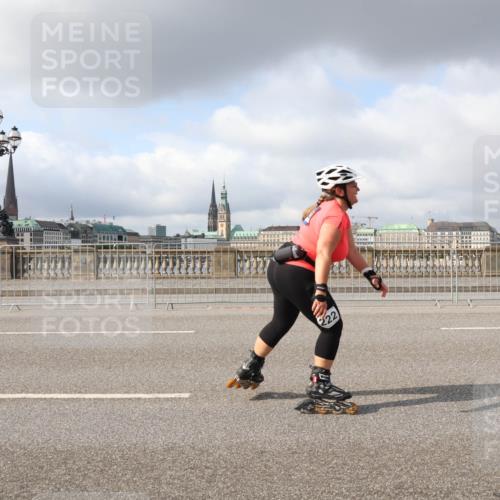 29.06.2025 - hella hamburg halbmarathon Lena Gebhardt http://msf.ph/oto/8270723 29.06.2025 09:04:49 Lombardsbrücke  meine-sportfotos.de