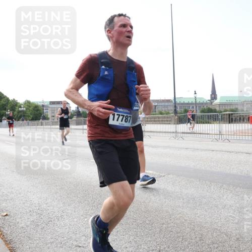 29.06.2025 - hella hamburg halbmarathon Lena Gebhardt http://msf.ph/oto/8270734 29.06.2025 10:11:21 Lombardsbrücke 1166, 1723, 1781, 1866, 2868, 3837, 4287, 5254, 5653, 7271, 7370, 8115, 8171, 8206, 8207, 8368, 8561, 8807, 8810, 9119, 10196, 10372, 11149, 11321, 11755, 12286, 12556, 12571, 12790, 12836, 13203, 13603, 13939, 14008, 14022, 14149, 14270, 15009, 15252, 15797, 15908, 16383, 17142, 17500, 17787, 18278, 18382, 19172, 19241 meine-sportfotos.de