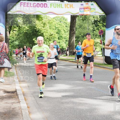29.06.2025 - hella hamburg halbmarathon MichiJ http://msf.ph/oto/8270743 29.06.2025 10:55:48 Zwischen KM18-KM19 1610, 4453, 5166, 6026, 8256, 8563, 15369, 16687, 18189 meine-sportfotos.de