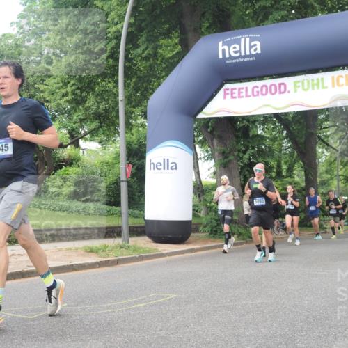 29.06.2025 - hella hamburg halbmarathon KatJ http://msf.ph/oto/8270768 29.06.2025 10:39:44 Zwischen KM18-KM19 5008, 5093, 7383 meine-sportfotos.de