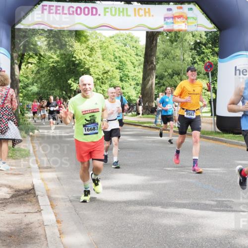 29.06.2025 - hella hamburg halbmarathon MichiJ http://msf.ph/oto/8270775 29.06.2025 10:55:48 Zwischen KM18-KM19 1610, 4453, 5166, 6026, 8256, 8563, 15369, 16687, 18189 meine-sportfotos.de