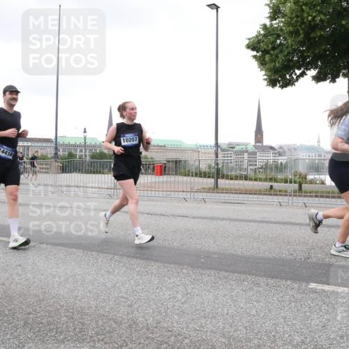 29.06.2025 - hella hamburg halbmarathon Lena Gebhardt http://msf.ph/oto/8270798 29.06.2025 10:54:20 Lombardsbrücke 12898, 14416, 10207, 55, 1017, 1263, 1687, 1744, 1762, 1779, 1789, 1822, 1949, 2244, 2372, 2532, 2586, 2600, 2761, 2854, 3079, 3187, 3188, 3249, 3364, 3465, 3467, 3557, 3761, 3795, 3857, 4323, 4685, 4720, 4838, 4971, 5157, 5185, 5216, 5309, 5514, 5804, 5817, 5898, 5933, 5964, 5993, 6023, 6192, 6279, 6468, 6583, 6987, 6988, 7498, 7614, 7670, 7874, 7946, 7986, 8801, 8803, 8867, 8924, 9130, 9138, 9203, 9503, 9572, 10207, 11354, 11390, 11567, 11569, 11785, 12930 meine-sportfotos.de