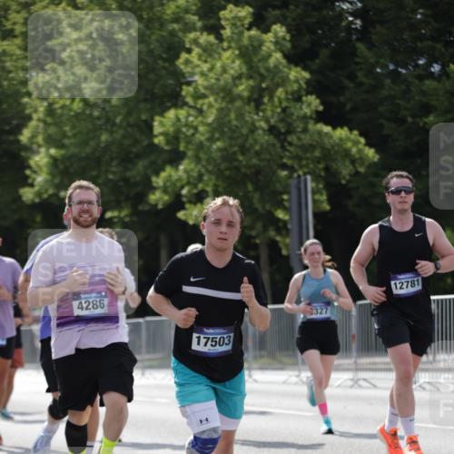 29.06.2025 - hella hamburg halbmarathon Jannik Wohlers http://msf.ph/oto/8270807 29.06.2025 10:01:29 Lombardsbrücke 1184, 1364, 1464, 1729, 1881, 1940, 2806, 2957, 3039, 4286, 4328, 5602, 5603, 5742, 6327, 6438, 6595, 7189, 9230, 9741, 10177, 10882, 11771, 11808, 12564, 12734, 12736, 12781, 14026, 14175, 14176, 14471, 14660, 14677, 16420, 16424, 16426, 16540, 16770, 17017, 17136, 17503, 17670, 17810, 17951, 17952, 18555, 18855, 19159 meine-sportfotos.de