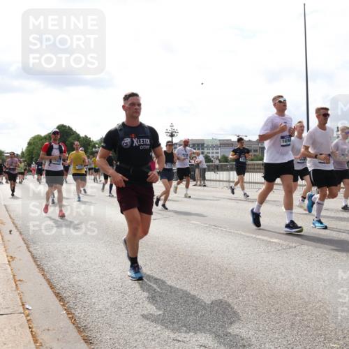 29.06.2025 - hella hamburg halbmarathon Lena Gebhardt http://msf.ph/oto/8270819 29.06.2025 10:19:59 Lombardsbrücke 17853, 7137, 16240, 1648, 1110, 1115, 1145, 1154, 1534, 2064, 2357, 2405, 2441, 2918, 2995, 3278, 3446, 3678, 3842, 4108, 4110, 4170, 4539, 4562, 4570, 4585, 4614, 4737, 4739, 4979, 5035, 5123, 5251, 5397, 5556, 5659, 5811, 5812, 5849, 5878, 6444, 6796, 6797, 6872, 6874, 7137, 7248, 7249, 7519, 7739, 7744, 7808, 7836, 7917, 8146, 8387, 8427, 8462, 8738, 9196, 9735, 10349, 10540, 10550, 10594, 10595, 10622, 10701, 11028, 11036 meine-sportfotos.de