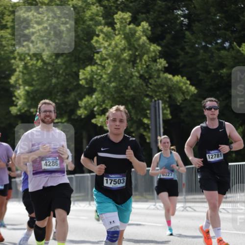 29.06.2025 - hella hamburg halbmarathon Jannik Wohlers http://msf.ph/oto/8270842 29.06.2025 10:01:29 Lombardsbrücke 1184, 1364, 1464, 1729, 1881, 1940, 2806, 2957, 3039, 4286, 4328, 5602, 5603, 5742, 6327, 6438, 6595, 7189, 9230, 9741, 10177, 10882, 11771, 11808, 12564, 12734, 12736, 12781, 14026, 14175, 14176, 14471, 14660, 14677, 16420, 16424, 16426, 16540, 16770, 17017, 17136, 17503, 17670, 17810, 17951, 17952, 18555, 18855, 19159 meine-sportfotos.de