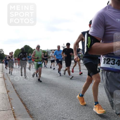 29.06.2025 - hella hamburg halbmarathon Lena Gebhardt http://msf.ph/oto/8270892 29.06.2025 09:57:28 Lombardsbrücke 14881, 17173, 12348, 1030, 1086, 1094, 1193, 1327, 1381, 1422, 1442, 1537, 1657, 1783, 2025, 2119, 2252, 2444, 2488, 2595, 2814, 2839, 2855, 2869, 3048, 3093, 3096, 3103, 3575, 3698, 3791, 3999, 4261, 4299, 4379, 4558, 4726, 4770, 4986, 5008, 5013, 5018, 5021, 5024, 5032, 5319, 5633, 5744, 5820, 5907, 6125, 6374, 6720, 6762, 6795, 6942, 7134, 7177, 7221, 7259, 7397, 7594, 7742, 7918, 7930, 7932, 7973, 8313, 8651, 8930, 9060, 9316, 10191 meine-sportfotos.de