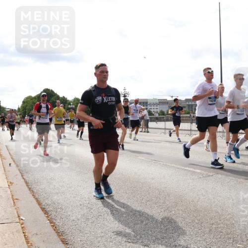 29.06.2025 - hella hamburg halbmarathon Lena Gebhardt http://msf.ph/oto/8270894 29.06.2025 10:19:59 Lombardsbrücke 853, 137, 4539, 16240, 164, 11036, 1110, 1115, 1145, 1154, 1534, 2064, 2357, 2405, 2441, 2918, 2995, 3278, 3446, 3678, 3842, 4108, 4110, 4170, 4539, 4562, 4570, 4585, 4614, 4737, 4739, 4979, 5035, 5123, 5251, 5397, 5556, 5659, 5811, 5812, 5849, 5878, 6444, 6796, 6797, 6872, 6874, 7137, 7248, 7249, 7519, 7739, 7744, 7808, 7836, 7917, 8146, 8387, 8427, 8462, 8738, 9196, 9735, 10349, 10540, 10550, 10594, 10595, 10622, 10701, 11028, 11036 meine-sportfotos.de