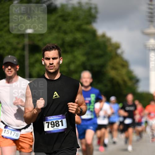 29.06.2025 - hella hamburg halbmarathon Dr. Thomas Lammeyer http://msf.ph/oto/8270905 29.06.2025 09:52:40 Kennedybrücke 1600, 1603, 2044, 2707, 2745, 2797, 2849, 2980, 3014, 5050, 5124, 6037, 6047, 6771, 7109, 7310, 7482, 7981, 9640, 9686, 10369, 10451, 10877, 11106, 11177, 11423 meine-sportfotos.de