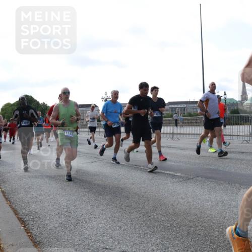 29.06.2025 - hella hamburg halbmarathon Lena Gebhardt http://msf.ph/oto/8271058 29.06.2025 09:57:28 Lombardsbrücke 13761, 14881, 11143, 17173, 10376, 183, 1030, 1086, 1094, 1193, 1327, 1381, 1422, 1442, 1537, 1657, 1783, 2025, 2119, 2252, 2444, 2488, 2595, 2814, 2839, 2855, 2869, 3048, 3093, 3096, 3103, 3575, 3698, 3791, 3999, 4261, 4299, 4379, 4558, 4726, 4770, 4986, 5008, 5013, 5018, 5021, 5024, 5032, 5319, 5633, 5744, 5820, 5907, 6125, 6374, 6720, 6762, 6795, 6942, 7134, 7177, 7221, 7259, 7397, 7594, 7742, 7918, 7930, 7932, 7973, 8313, 8651, 8930, 9060, 9316, 10191 meine-sportfotos.de