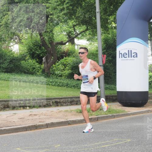 29.06.2025 - hella hamburg halbmarathon KatJ http://msf.ph/oto/8271106 29.06.2025 10:08:08 Zwischen KM18-KM19  meine-sportfotos.de