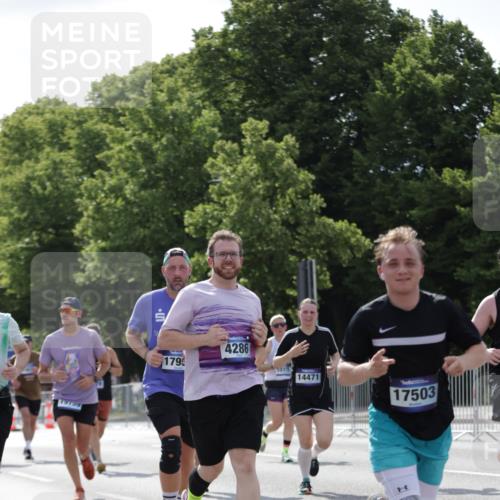 29.06.2025 - hella hamburg halbmarathon Jannik Wohlers http://msf.ph/oto/8271116 29.06.2025 10:01:30 Lombardsbrücke 1184, 1364, 1464, 1729, 1881, 1940, 2806, 4286, 4328, 5602, 5603, 5742, 6327, 6438, 6595, 7189, 9230, 9741, 10177, 10882, 11771, 11808, 12564, 12734, 12736, 12781, 14026, 14175, 14176, 14471, 14660, 14677, 16420, 16424, 16426, 16540, 16770, 17017, 17136, 17503, 17670, 17810, 17951, 17952, 18855, 19159 meine-sportfotos.de