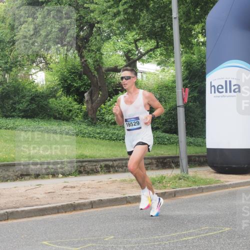 29.06.2025 - hella hamburg halbmarathon KatJ http://msf.ph/oto/8271167 29.06.2025 10:08:09 Zwischen KM18-KM19  meine-sportfotos.de
