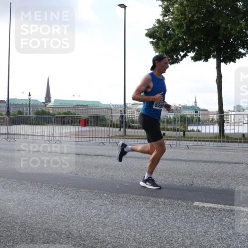 29.06.2025 - hella hamburg halbmarathon Lena Gebhardt http://msf.ph/oto/8271170 29.06.2025 09:44:57 Lombardsbrücke 5269, 1065, 1827, 2021, 2746, 3075, 3201, 3845, 3968, 4678, 5269, 5367, 6619, 6781, 7349, 8473, 8731, 10156, 10486, 10848, 11169, 12287, 12337, 12369, 12595, 12900, 13779, 13838, 13956, 14140, 14164, 14289, 15268, 15576, 15583, 15880, 15883, 16377, 16508, 16713, 16736, 16818, 17354, 17428, 18567, 18699, 19114 meine-sportfotos.de
