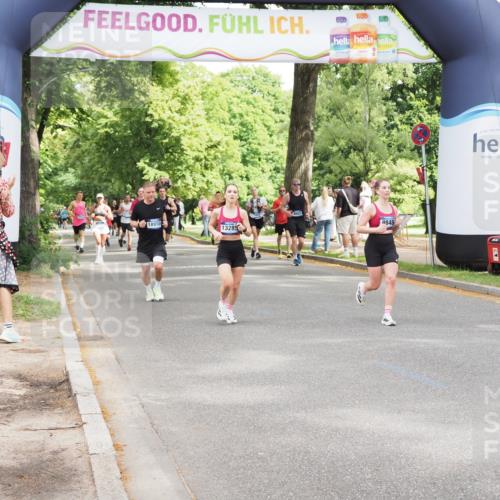 29.06.2025 - hella hamburg halbmarathon MichiJ http://msf.ph/oto/8271179 29.06.2025 10:55:51 Zwischen KM18-KM19 5166, 8256, 8563, 11582, 16687, 18189, 18910 meine-sportfotos.de