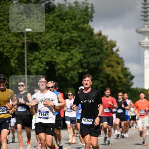 29.06.2025 - hella hamburg halbmarathon Dr. Thomas Lammeyer http://msf.ph/oto/8271200 29.06.2025 09:52:43 Kennedybrücke 1600, 1603, 2044, 2707, 2745, 2797, 2849, 2980, 3014, 4766, 5050, 5124, 6037, 6047, 6771, 7035, 7109, 7981, 8358, 9640, 9686, 10369, 11177, 11423 meine-sportfotos.de