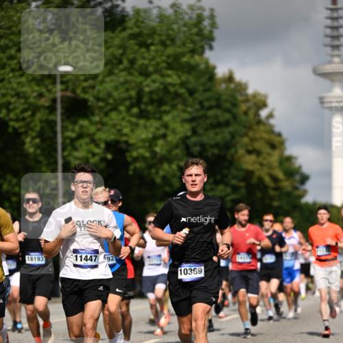 29.06.2025 - hella hamburg halbmarathon Dr. Thomas Lammeyer http://msf.ph/oto/8271226 29.06.2025 09:52:43 Kennedybrücke 1600, 1603, 2044, 2707, 2745, 2797, 2849, 2980, 3014, 4766, 5050, 5124, 6037, 6047, 6771, 7035, 7109, 7981, 8358, 9640, 9686, 10369, 11177, 11423 meine-sportfotos.de