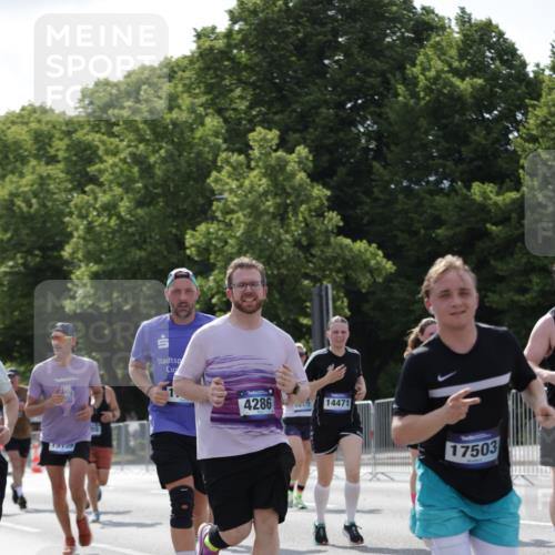 29.06.2025 - hella hamburg halbmarathon Jannik Wohlers http://msf.ph/oto/8271230 29.06.2025 10:01:30 Lombardsbrücke 1184, 1364, 1464, 1729, 1881, 1940, 2806, 4286, 4328, 5602, 5603, 5742, 6327, 6438, 6595, 7189, 9230, 9741, 10177, 10882, 11771, 11808, 12564, 12734, 12736, 12781, 14026, 14175, 14176, 14471, 14660, 14677, 16420, 16424, 16426, 16540, 16770, 17017, 17136, 17503, 17670, 17810, 17951, 17952, 18855, 19159 meine-sportfotos.de
