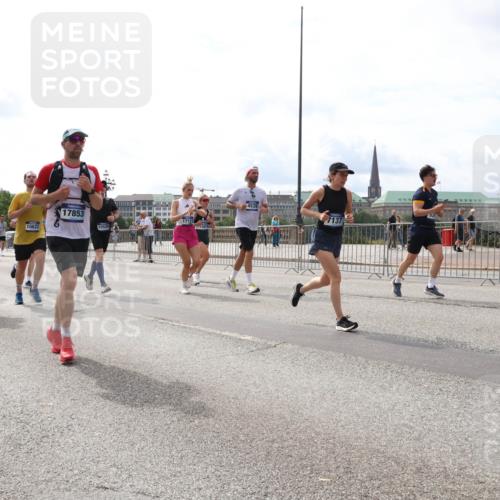 29.06.2025 - hella hamburg halbmarathon Lena Gebhardt http://msf.ph/oto/8271265 29.06.2025 10:20:00 Lombardsbrücke 13002, 10622, 17853, 15529, 17123, 4539, 7137, 1110, 1115, 1145, 1154, 1534, 2064, 2357, 2405, 2441, 2918, 3278, 3434, 3446, 3678, 3842, 4108, 4110, 4170, 4539, 4562, 4570, 4585, 4614, 4737, 4739, 4979, 5035, 5123, 5251, 5397, 5556, 5659, 5811, 5812, 5849, 5878, 6444, 6796, 6797, 6872, 6874, 7101, 7137, 7248, 7249, 7519, 7739, 7744, 7808, 7836, 7917, 8146, 8387, 8427, 8462, 8738, 9136, 9196, 9735, 10349, 10414, 10540, 10550, 10594, 10595, 10622, 10701, 10754, 11028, 11036 meine-sportfotos.de