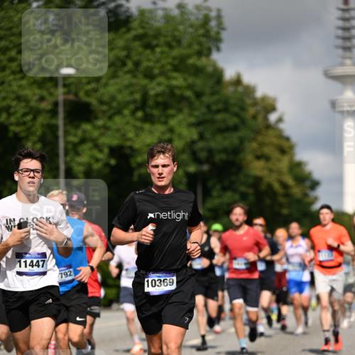 29.06.2025 - hella hamburg halbmarathon Dr. Thomas Lammeyer http://msf.ph/oto/8271283 29.06.2025 09:52:44 Kennedybrücke 1600, 1603, 2044, 2707, 2745, 2797, 2849, 2980, 3014, 4766, 5050, 5124, 6037, 6047, 6771, 7035, 7109, 7981, 8358, 9640, 9686, 10369, 11177, 11423 meine-sportfotos.de