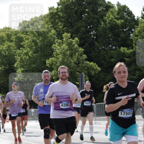 29.06.2025 - hella hamburg halbmarathon Jannik Wohlers http://msf.ph/oto/8271285 29.06.2025 10:01:30 Lombardsbrücke 1184, 1364, 1464, 1729, 1881, 1940, 2806, 4286, 4328, 5602, 5603, 5742, 6327, 6438, 6595, 7189, 9230, 9741, 10177, 10882, 11771, 11808, 12564, 12734, 12736, 12781, 14026, 14175, 14176, 14471, 14660, 14677, 16420, 16424, 16426, 16540, 16770, 17017, 17136, 17503, 17670, 17810, 17951, 17952, 18855, 19159 meine-sportfotos.de