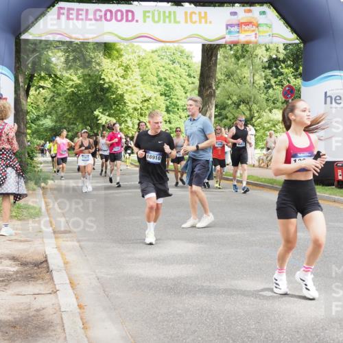 29.06.2025 - hella hamburg halbmarathon MichiJ http://msf.ph/oto/8271312 29.06.2025 10:55:52 Zwischen KM18-KM19 5166, 8256, 8563, 9845, 11582, 13285, 16687, 18189, 18910 meine-sportfotos.de