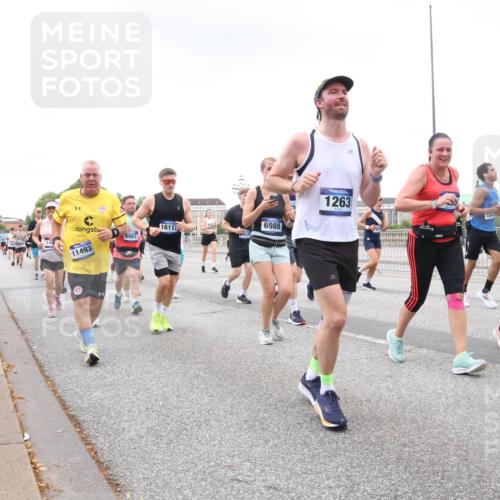 29.06.2025 - hella hamburg halbmarathon Lena Gebhardt http://msf.ph/oto/8271321 29.06.2025 10:54:23 Lombardsbrücke 15791, 1611, 6987, 4177, 11493, 6988, 1263, 1843, 3467, 1017, 1263, 1744, 1762, 1779, 1789, 1822, 1949, 2244, 2372, 2532, 2586, 2600, 2761, 2854, 3079, 3187, 3188, 3249, 3364, 3465, 3467, 3557, 3761, 3795, 3857, 4323, 4685, 4720, 4838, 4971, 5157, 5185, 5216, 5309, 5514, 5804, 5817, 5898, 5933, 5993, 6023, 6192, 6279, 6468, 6583, 6987, 6988, 7498, 7670, 7874, 7946, 7986, 8801, 8803, 8867, 9130, 9138, 9203, 10207, 11033, 11354, 11567, 11569, 11785, 12930, 13272 meine-sportfotos.de