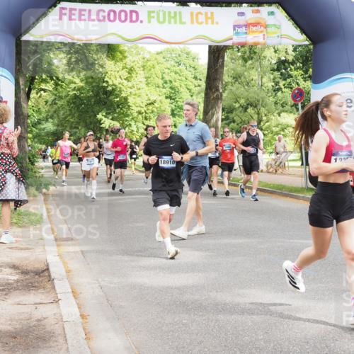 29.06.2025 - hella hamburg halbmarathon MichiJ http://msf.ph/oto/8271325 29.06.2025 10:55:52 Zwischen KM18-KM19 5166, 8256, 8563, 9845, 11582, 13285, 16687, 18189, 18910 meine-sportfotos.de