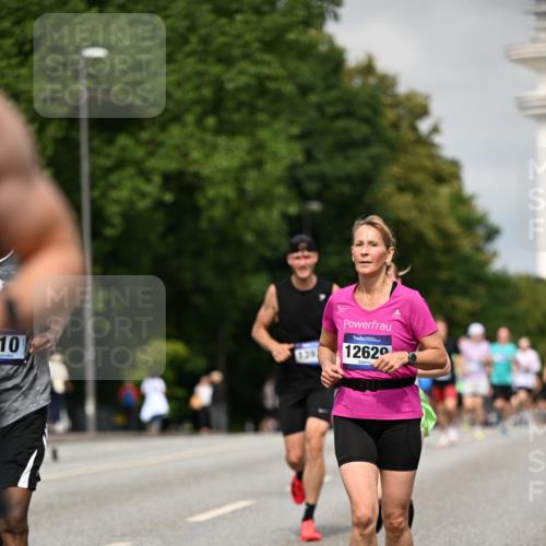 29.06.2025 - hella hamburg halbmarathon Dr. Thomas Lammeyer http://msf.ph/oto/8271333 29.06.2025 10:15:10 Kennedybrücke 1531, 1866, 4287, 5379, 5440, 8171, 8807, 8810, 9169, 10196, 10372, 11149, 11321 meine-sportfotos.de