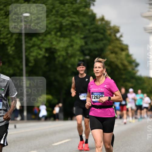 29.06.2025 - hella hamburg halbmarathon Dr. Thomas Lammeyer http://msf.ph/oto/8271379 29.06.2025 10:15:10 Kennedybrücke 1531, 1866, 4287, 5379, 5440, 8171, 8807, 8810, 9169, 10196, 10372, 11149, 11321 meine-sportfotos.de