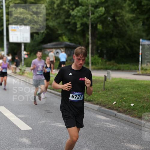 29.06.2025 - hella hamburg halbmarathon Yannick Fuchs http://msf.ph/oto/8271415 29.06.2025 10:37:00 20KM 1209, 1312, 1700, 2233, 3523, 4235, 4823, 5436, 6721, 6770, 7035, 7448, 7693, 7734, 7765, 7865, 9833, 10216, 10469, 11907, 12098, 13446, 13483, 13709, 13725, 14811, 14813, 15095, 15175, 15270, 15297, 15301, 16295, 16333, 16507, 16626, 16660, 16677, 17000, 17016, 17177, 17363, 17864, 18330, 18559, 18632, 18680, 18920 meine-sportfotos.de