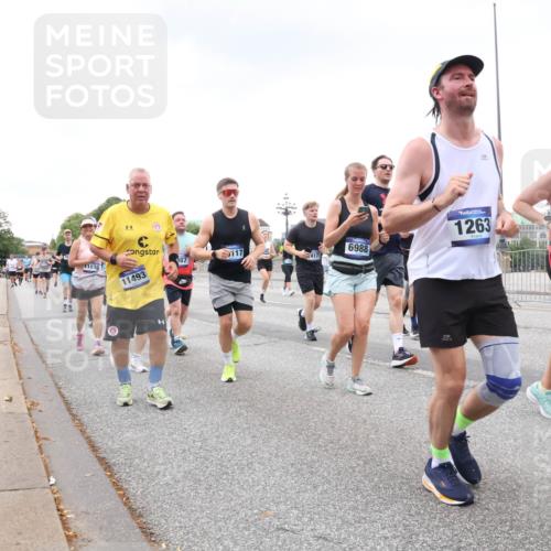 29.06.2025 - hella hamburg halbmarathon Lena Gebhardt http://msf.ph/oto/8271434 29.06.2025 10:54:23 Lombardsbrücke 15791, 11830, 87, 117, 11493, 4177, 6988, 1263, 3465, 1017, 1263, 1744, 1762, 1779, 1789, 1822, 1949, 2244, 2372, 2532, 2586, 2600, 2761, 2854, 3079, 3187, 3188, 3249, 3364, 3465, 3467, 3557, 3761, 3795, 3857, 4323, 4685, 4720, 4838, 4971, 5157, 5185, 5216, 5309, 5514, 5804, 5817, 5898, 5933, 5993, 6023, 6192, 6279, 6468, 6583, 6987, 6988, 7498, 7670, 7874, 7946, 7986, 8801, 8803, 8867, 9130, 9138, 9203, 10207, 11033, 11354, 11567, 11569, 11785, 12930, 13272 meine-sportfotos.de