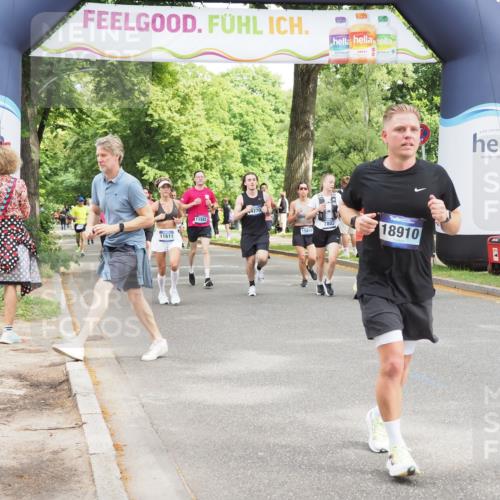 29.06.2025 - hella hamburg halbmarathon MichiJ http://msf.ph/oto/8271487 29.06.2025 10:55:54 Zwischen KM18-KM19 1406, 4663, 5166, 7802, 8256, 9845, 11582, 11611, 13285, 14270, 15858, 16687, 18189, 18910 meine-sportfotos.de