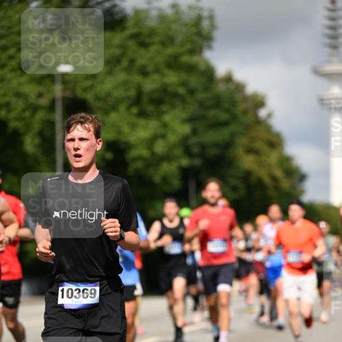 29.06.2025 - hella hamburg halbmarathon Dr. Thomas Lammeyer http://msf.ph/oto/8271501 29.06.2025 09:52:45 Kennedybrücke 1600, 1603, 2044, 2707, 2745, 2797, 2849, 2980, 3014, 3116, 4766, 5050, 5124, 5648, 6037, 6047, 6771, 7035, 7109, 7981, 8358, 9640, 9686, 10369, 11177, 11423 meine-sportfotos.de