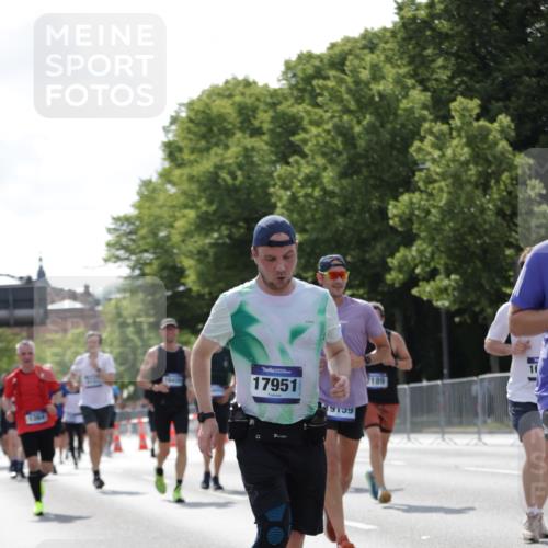 29.06.2025 - hella hamburg halbmarathon Jannik Wohlers http://msf.ph/oto/8271578 29.06.2025 10:01:31 Lombardsbrücke 1184, 1364, 1464, 1881, 1940, 2806, 4286, 4328, 5602, 5603, 5742, 6327, 6438, 6595, 7189, 9230, 9741, 10177, 10882, 11771, 11808, 12564, 12736, 12781, 14026, 14176, 14471, 14660, 14677, 16420, 16424, 16540, 16770, 17017, 17136, 17503, 17670, 17951, 17952, 18855, 19159 meine-sportfotos.de