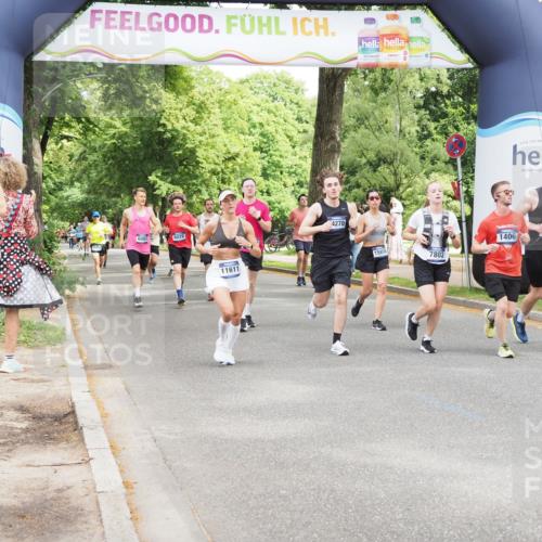 29.06.2025 - hella hamburg halbmarathon MichiJ http://msf.ph/oto/8271620 29.06.2025 10:55:55 Zwischen KM18-KM19 1406, 4663, 5166, 6083, 7802, 8256, 9845, 11582, 11611, 13285, 14270, 15858, 18910 meine-sportfotos.de