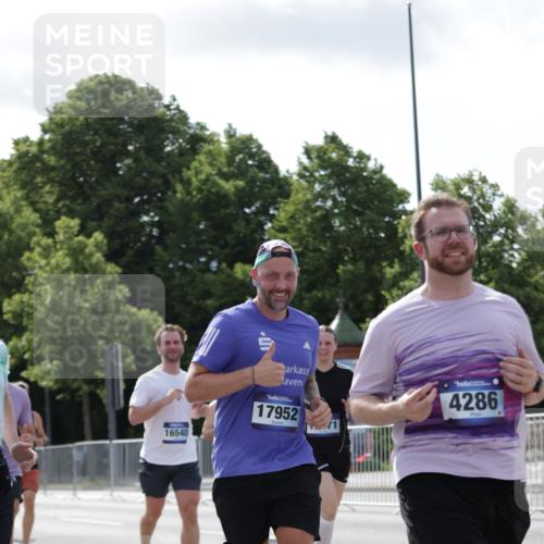 29.06.2025 - hella hamburg halbmarathon Jannik Wohlers http://msf.ph/oto/8271625 29.06.2025 10:01:32 Lombardsbrücke 1184, 1364, 1881, 1940, 4286, 4328, 5602, 5603, 5742, 6327, 6438, 6595, 7189, 9230, 9741, 10177, 10882, 11771, 11808, 12564, 12736, 12781, 12837, 14026, 14471, 14660, 14677, 16420, 16424, 16540, 16614, 16770, 17017, 17136, 17503, 17670, 17951, 17952, 18855, 19159 meine-sportfotos.de