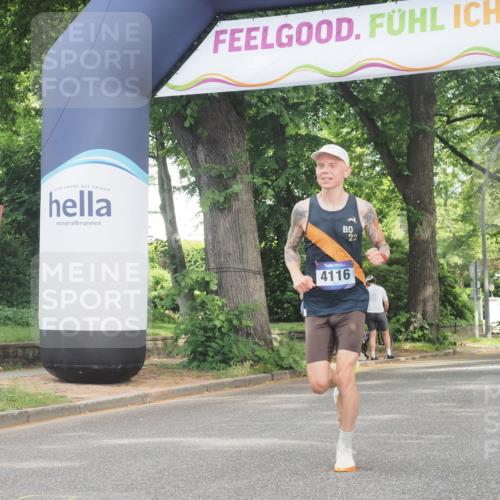 29.06.2025 - hella hamburg halbmarathon KatJ http://msf.ph/oto/8271669 29.06.2025 10:08:23 Zwischen KM18-KM19 4116 meine-sportfotos.de