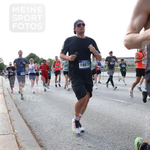 29.06.2025 - hella hamburg halbmarathon Lena Gebhardt http://msf.ph/oto/8271713 29.06.2025 09:57:32 Lombardsbrücke 3096, 18394, 14731, 7930, 774, 18879, 4261, 4986, 739, 1370, 1030, 1086, 1094, 1193, 1327, 1422, 1442, 1537, 1563, 1657, 2025, 2119, 2252, 2444, 2488, 2595, 2814, 2839, 2855, 2869, 2946, 3048, 3093, 3096, 3103, 3698, 3999, 4261, 4299, 4379, 4558, 4726, 4986, 5013, 5018, 5021, 5024, 5032, 5305, 5633, 5744, 5820, 5907, 6125, 6374, 6585, 6720, 6762, 6795, 6942, 7134, 7177, 7221, 7259, 7397, 7594, 7742, 7918, 7930, 7932, 7973, 8313, 8651, 8930, 9060, 9316, 10191 meine-sportfotos.de