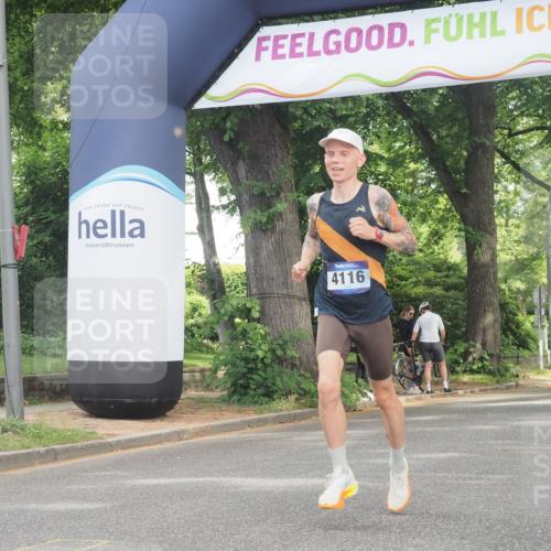 29.06.2025 - hella hamburg halbmarathon KatJ http://msf.ph/oto/8271719 29.06.2025 10:08:23 Zwischen KM18-KM19 4116 meine-sportfotos.de