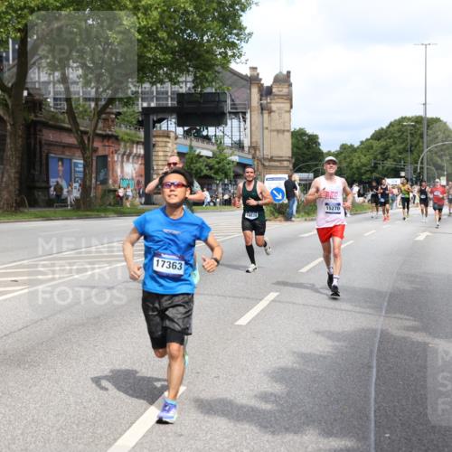 29.06.2025 - hella hamburg halbmarathon Yannick Fuchs http://msf.ph/oto/8271764 29.06.2025 10:37:02 20KM 1209, 1312, 1700, 2233, 4235, 4823, 5436, 6721, 6770, 7035, 7448, 7693, 7734, 7765, 7865, 9833, 10216, 10469, 11907, 12839, 13446, 13709, 13725, 14447, 14811, 14813, 15095, 15175, 15270, 15297, 15301, 15535, 16295, 16333, 16507, 16626, 16660, 16677, 17000, 17016, 17177, 17363, 17864, 17911, 18275, 18330, 18559, 18632, 18680, 18920 meine-sportfotos.de