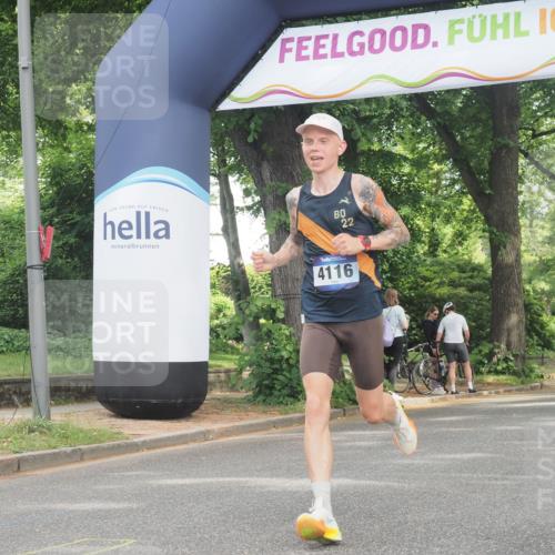 29.06.2025 - hella hamburg halbmarathon KatJ http://msf.ph/oto/8271777 29.06.2025 10:08:23 Zwischen KM18-KM19 4116 meine-sportfotos.de