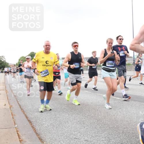 29.06.2025 - hella hamburg halbmarathon Lena Gebhardt http://msf.ph/oto/8271810 29.06.2025 10:54:23 Lombardsbrücke 15791, 11830, 5117, 6988, 14177, 11493, 1292, 126, 1017, 1263, 1744, 1762, 1779, 1789, 1822, 1949, 2244, 2372, 2532, 2586, 2600, 2761, 2854, 3079, 3187, 3188, 3249, 3364, 3465, 3467, 3557, 3761, 3795, 3857, 4323, 4685, 4720, 4838, 4971, 5157, 5185, 5216, 5309, 5514, 5804, 5817, 5898, 5933, 5993, 6023, 6192, 6279, 6468, 6583, 6987, 6988, 7498, 7670, 7874, 7946, 7986, 8801, 8803, 8867, 9130, 9138, 9203, 10207, 11033, 11354, 11567, 11569, 11785, 12930, 13272 meine-sportfotos.de