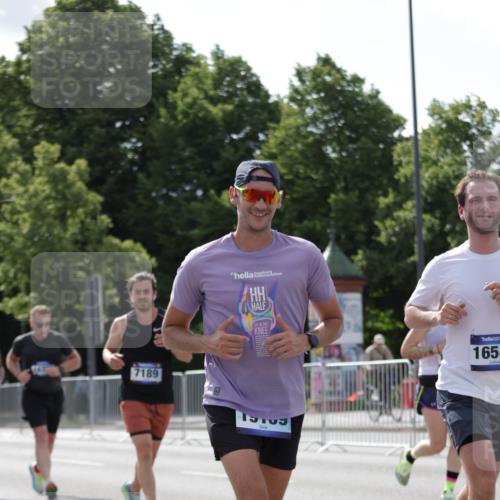 29.06.2025 - hella hamburg halbmarathon Jannik Wohlers http://msf.ph/oto/8271825 29.06.2025 10:01:34 Lombardsbrücke 1364, 1453, 1881, 4286, 4328, 5742, 6166, 6327, 6438, 6595, 7189, 7223, 7243, 9230, 9741, 9928, 10177, 10882, 11771, 11808, 12564, 12781, 12837, 14471, 14660, 14677, 16420, 16540, 16614, 16770, 17136, 17503, 17670, 17951, 17952, 18855, 19159 meine-sportfotos.de