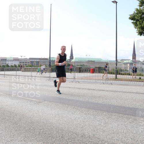 29.06.2025 - hella hamburg halbmarathon Lena Gebhardt http://msf.ph/oto/8271829 29.06.2025 10:11:24 Lombardsbrücke 1531, 1723, 1781, 1866, 2868, 3837, 4287, 5254, 5653, 7271, 7370, 8115, 8171, 8206, 8207, 8368, 8561, 8807, 8810, 9119, 10196, 10372, 10428, 11149, 11321, 11755, 12286, 12556, 12571, 12790, 12836, 13203, 13603, 13939, 14008, 14022, 14149, 15009, 15252, 15797, 15908, 16383, 17080, 17142, 17500, 17787, 17866, 18278, 18382, 19172, 19241 meine-sportfotos.de