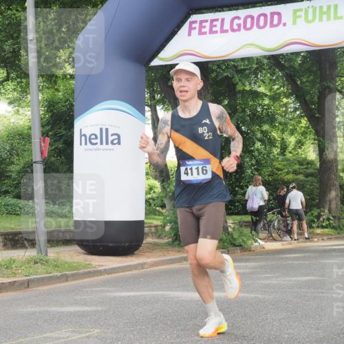 29.06.2025 - hella hamburg halbmarathon KatJ http://msf.ph/oto/8271831 29.06.2025 10:08:23 Zwischen KM18-KM19 4116 meine-sportfotos.de