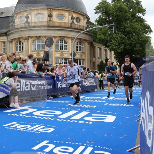 29.06.2025 - hella hamburg halbmarathon Strokosch-Dieckow http://msf.ph/oto/8271888 29.06.2025 10:46:54 Ziel 1139, 1689, 4091, 4377, 10122, 13728, 13940, 14385, 14415, 14449, 14594, 14783, 15825, 16081, 17172, 17492, 17669, 17892, 17979, 19105 meine-sportfotos.de