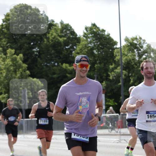 29.06.2025 - hella hamburg halbmarathon Jannik Wohlers http://msf.ph/oto/8271901 29.06.2025 10:01:34 Lombardsbrücke 1364, 1453, 1881, 4286, 4328, 5742, 6166, 6327, 6438, 6595, 7189, 7223, 7243, 9230, 9741, 9928, 10177, 10882, 11771, 11808, 12564, 12781, 12837, 14471, 14660, 14677, 16420, 16540, 16614, 16770, 17136, 17503, 17670, 17951, 17952, 18855, 19159 meine-sportfotos.de