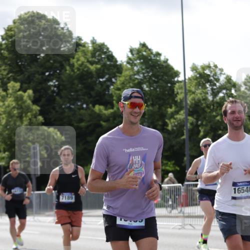 29.06.2025 - hella hamburg halbmarathon Jannik Wohlers http://msf.ph/oto/8271928 29.06.2025 10:01:34 Lombardsbrücke 1364, 1453, 1881, 4286, 4328, 5742, 6166, 6327, 6438, 6595, 7189, 7223, 7243, 9230, 9741, 9928, 10177, 10882, 11771, 11808, 12564, 12781, 12837, 14471, 14660, 14677, 16420, 16540, 16614, 16770, 17136, 17503, 17670, 17951, 17952, 18855, 19159 meine-sportfotos.de
