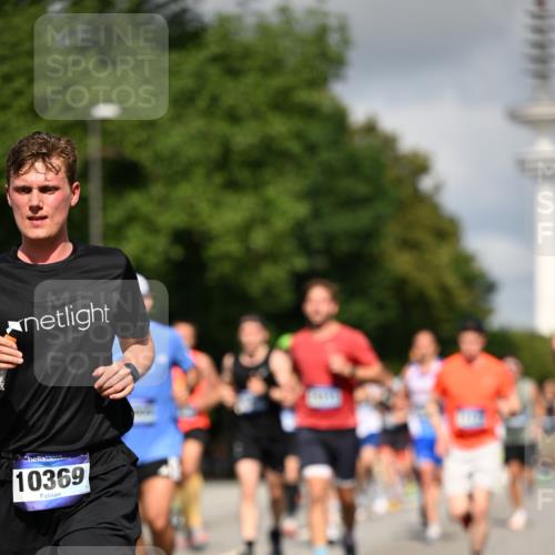 29.06.2025 - hella hamburg halbmarathon Dr. Thomas Lammeyer http://msf.ph/oto/8271937 29.06.2025 09:52:45 Kennedybrücke 1600, 1603, 2044, 2707, 2745, 2797, 2849, 2980, 3014, 3116, 4766, 5050, 5124, 5648, 6037, 6047, 6771, 7035, 7109, 7981, 8358, 9640, 9686, 10369, 11177, 11423 meine-sportfotos.de